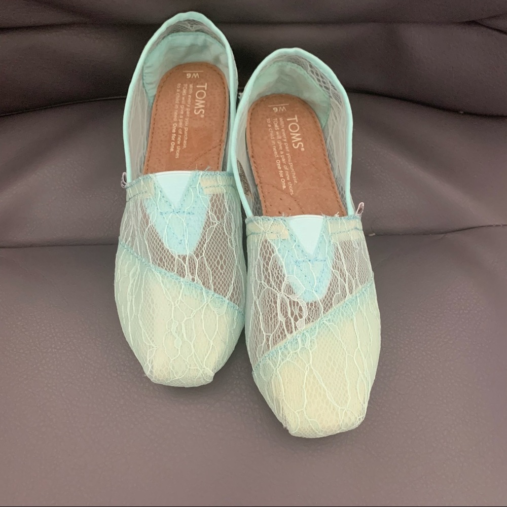 Lace Toms